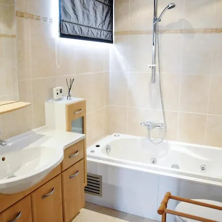 Four-bedroom Holiday In Nyaraló